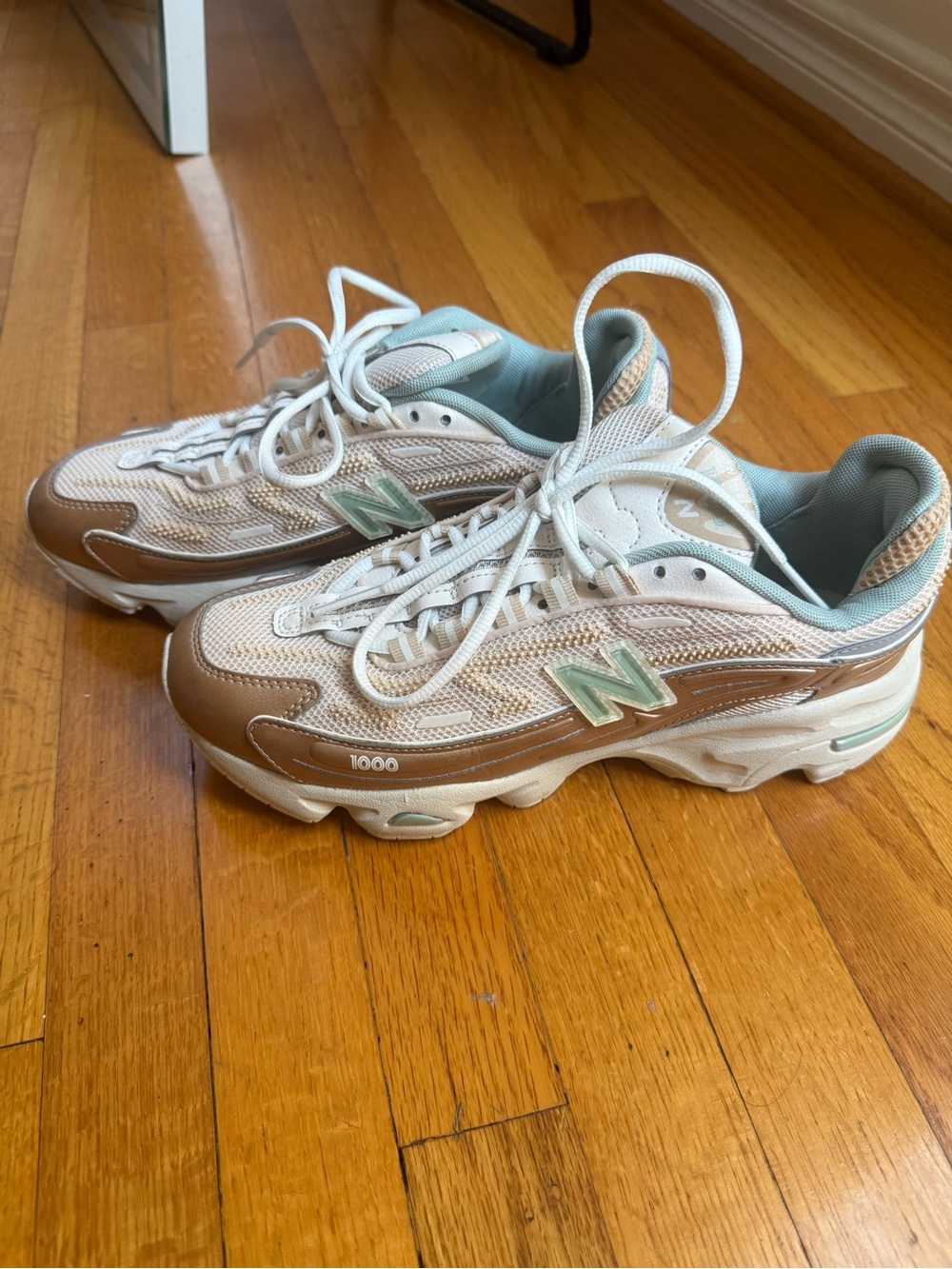 New Balance Women's Sneakers in Beige, Mint and White